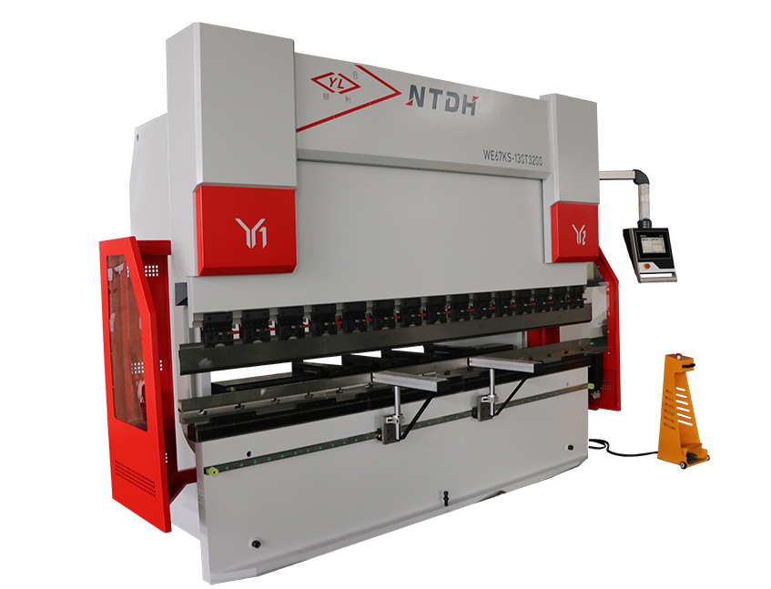 WE67KM-130/3200 CNC Servo Press Brake